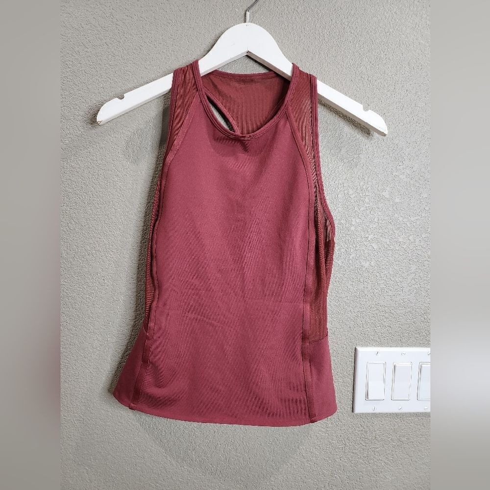 ‎Athleta burgundy Tank Top